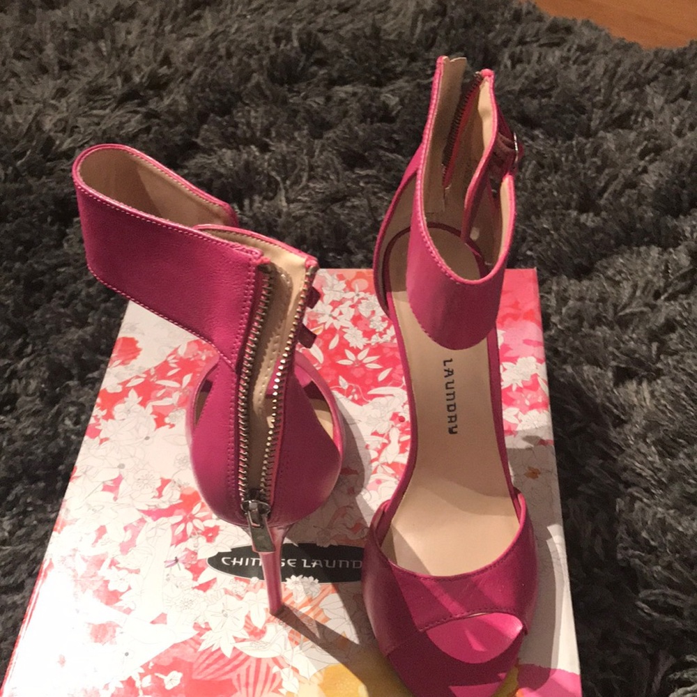 Chinese laundry “Joy Ride” open toe sandal